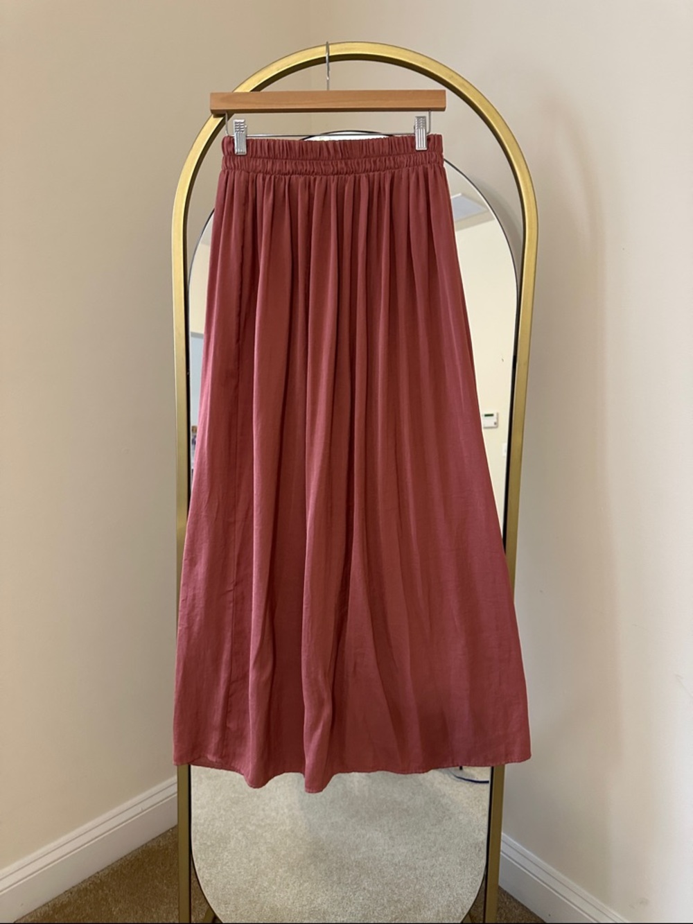 Forever 21 long skirt light weight - Picture 1 of 5